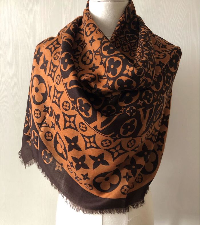 Louis Vuitton Scarf LV00084